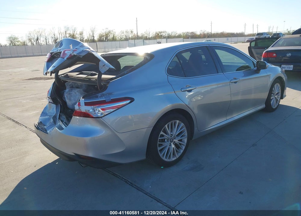 2018 TOYOTA CAMRY XLE VIN: 4T1B11HK5JU060301