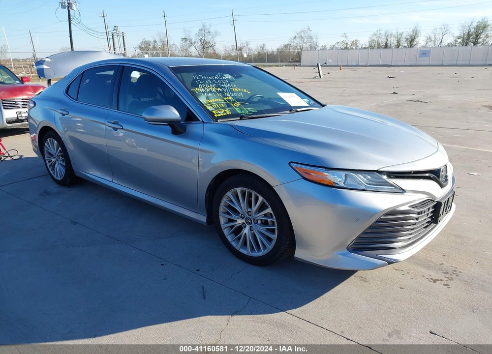 2018 TOYOTA CAMRY XLE VIN: 4T1B11HK5JU060301