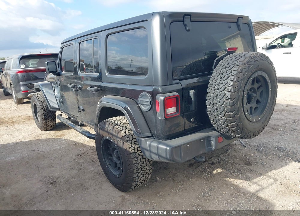 2020 JEEP WRANGLER UNLIMITED SAHARA 4X4 VIN: 1C4HJXEN4LW127736