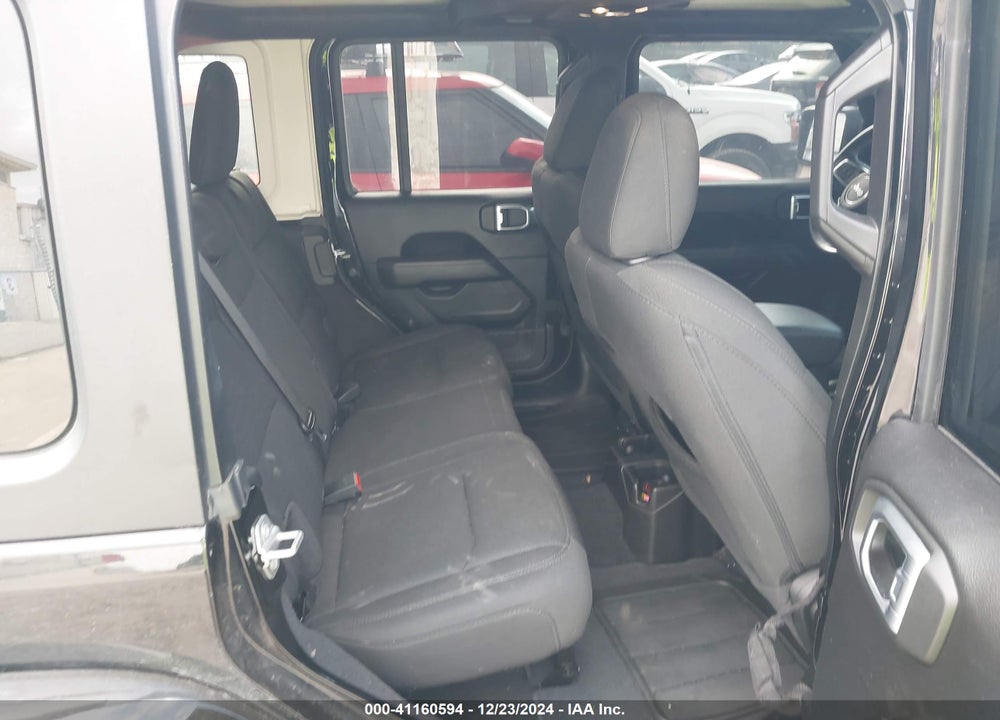 2020 JEEP WRANGLER UNLIMITED SAHARA 4X4 VIN: 1C4HJXEN4LW127736