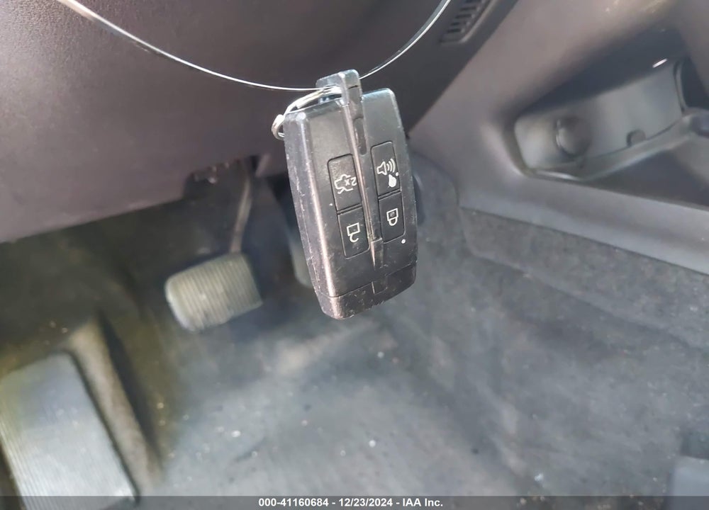 2010 LINCOLN MKT VIN: 2LMHJ5AT1ABJ08925