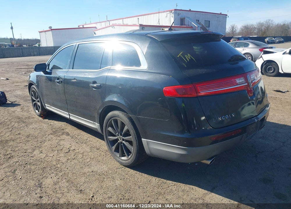 2010 LINCOLN MKT VIN: 2LMHJ5AT1ABJ08925