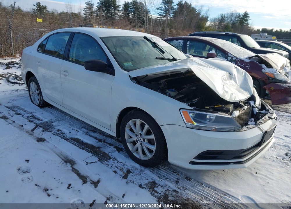 2015 VOLKSWAGEN JETTA 1.8T SE VIN: 3VWD17AJ8FM401085