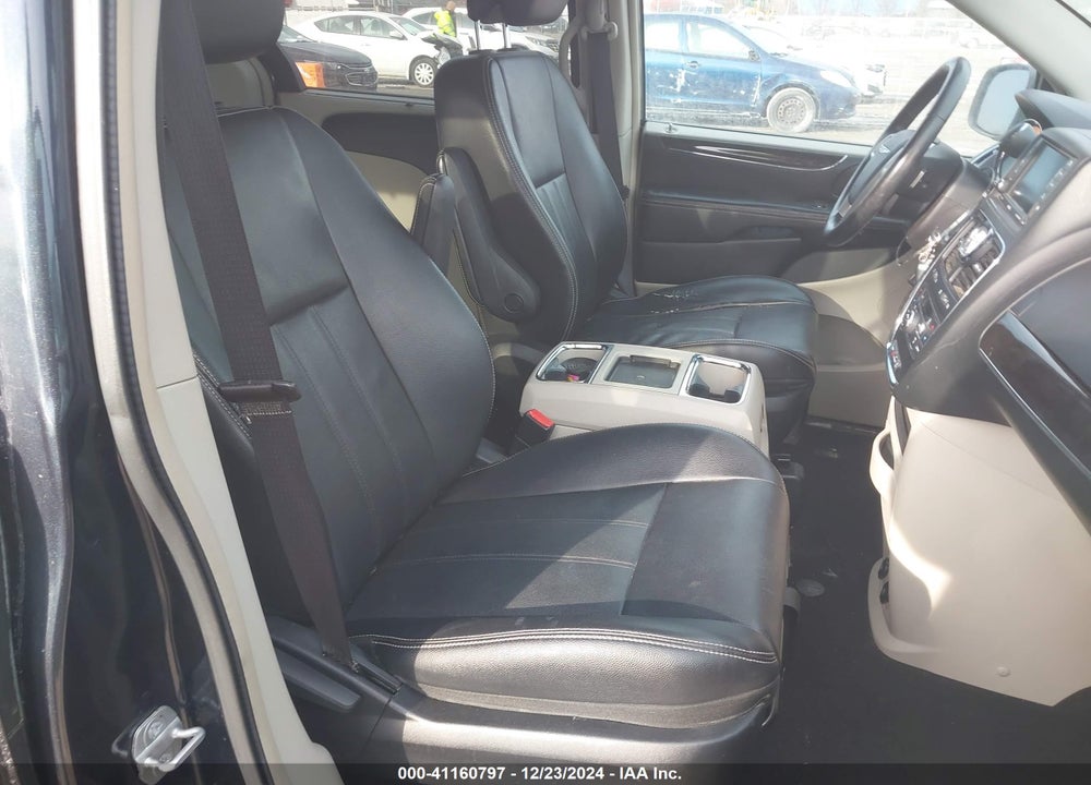 2014 CHRYSLER TOWN & COUNTRY VIN: 2C4RC1BG4ER198545
