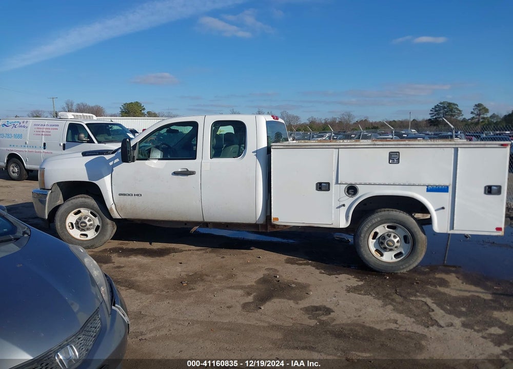 2011 CHEVROLET SILVERADO 2500HD WORK TRUCK VIN: 1GB2CVCG1BZ259069