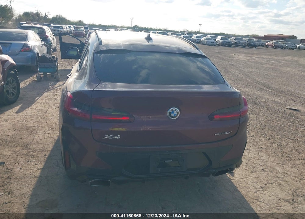 2022 BMW X4 VIN: 5UX33DT02N9K32561