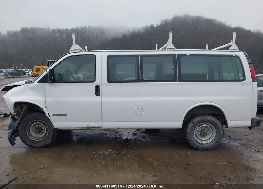 2000 CHEVROLET EXPRESS VIN: 1GCHG35R7Y1144190