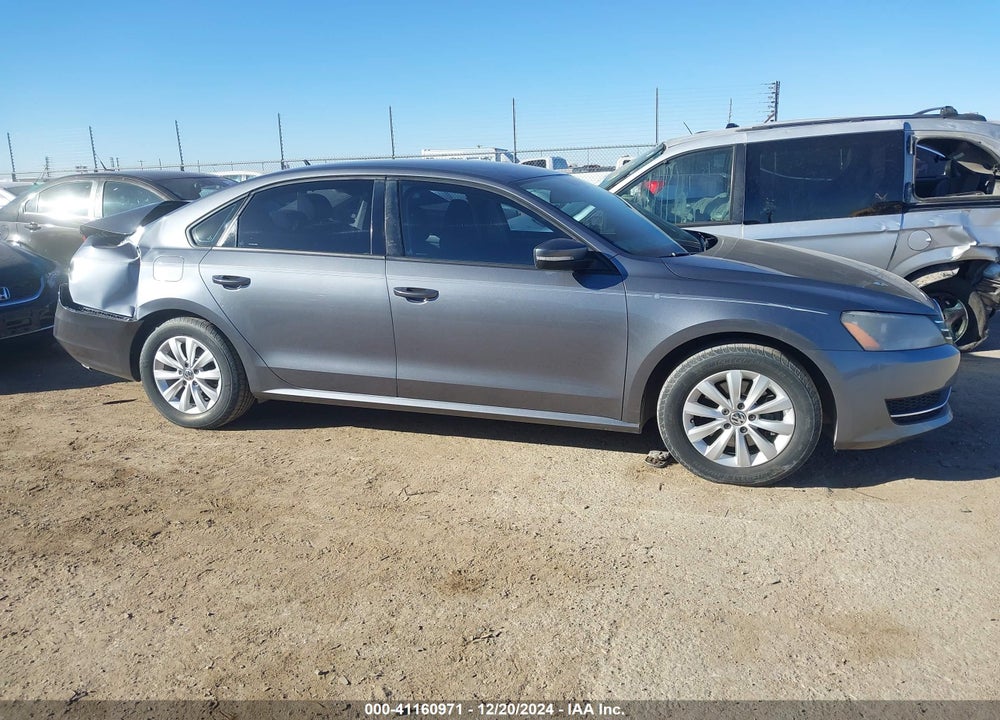 2013 VOLKSWAGEN PASSAT 2.5L S VIN: 1VWAH7A35DC092805