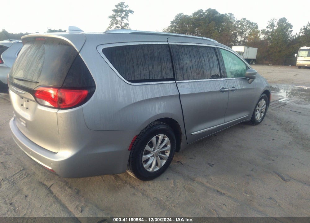 2019 CHRYSLER PACIFICA TOURING L VIN: 2C4RC1BGXKR561393