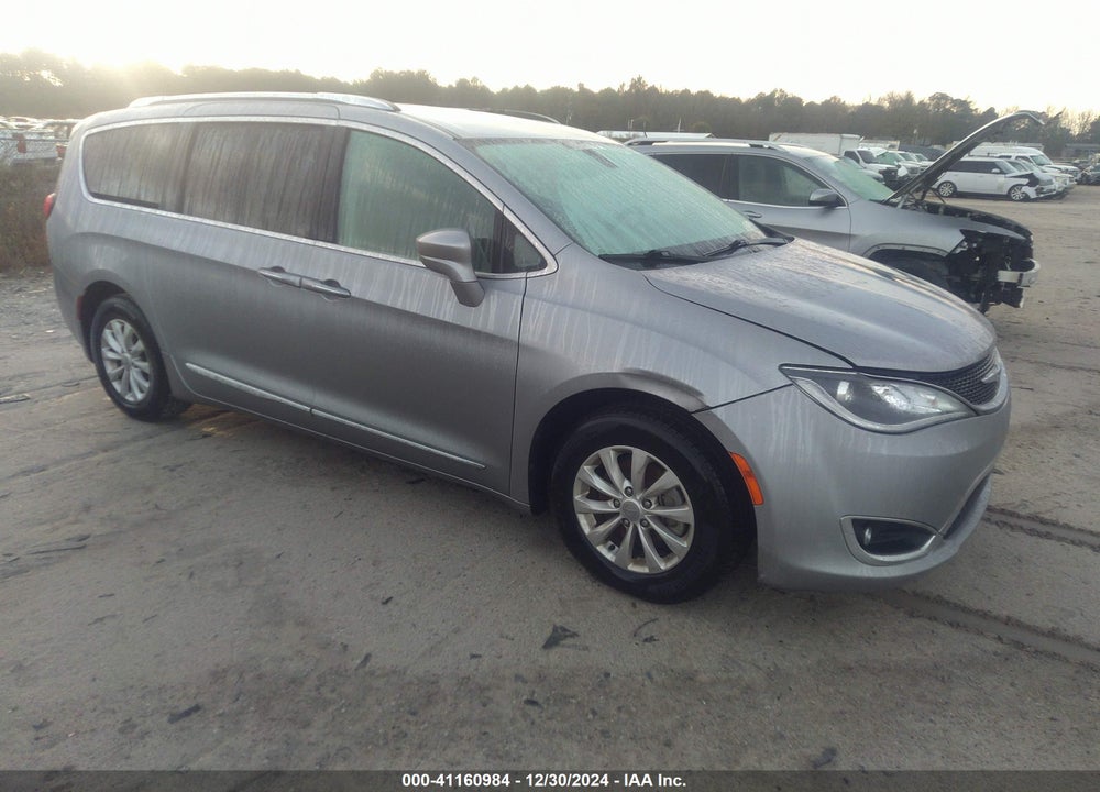 2019 CHRYSLER PACIFICA TOURING L VIN: 2C4RC1BGXKR561393