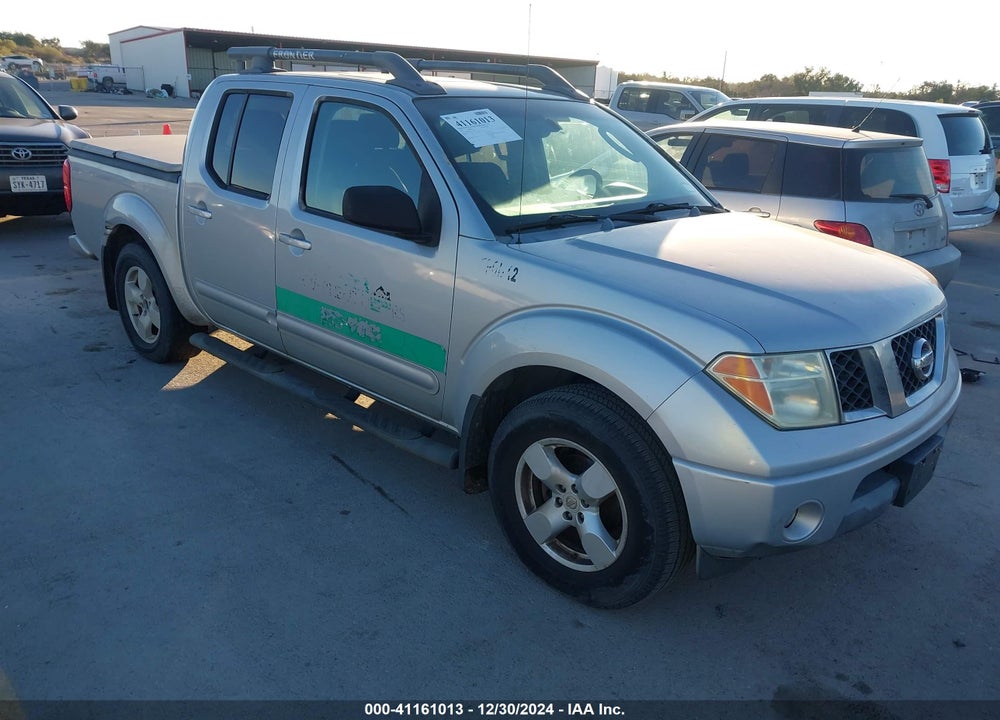 2005 NISSAN FRONTIER LE VIN: 1N6AD07U45C434815