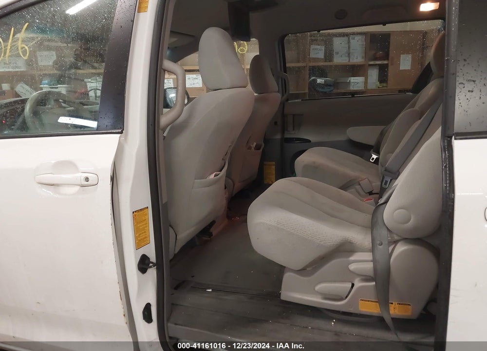 2014 TOYOTA SIENNA LE V6 8 PASSENGER VIN: 5TDKK3DCXES508683
