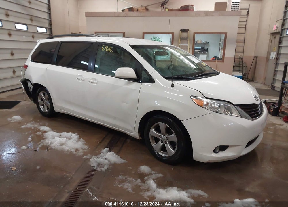 2014 TOYOTA SIENNA LE V6 8 PASSENGER VIN: 5TDKK3DCXES508683