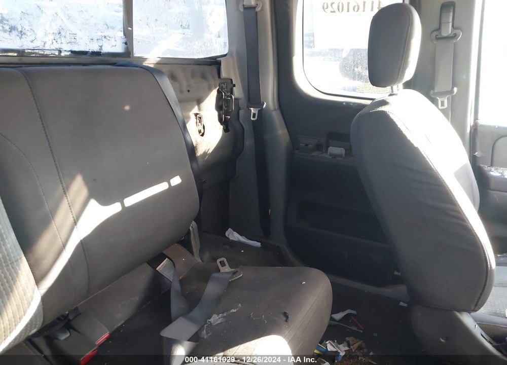 2004 NISSAN TITAN SE VIN: 1N6AA06A34N587205