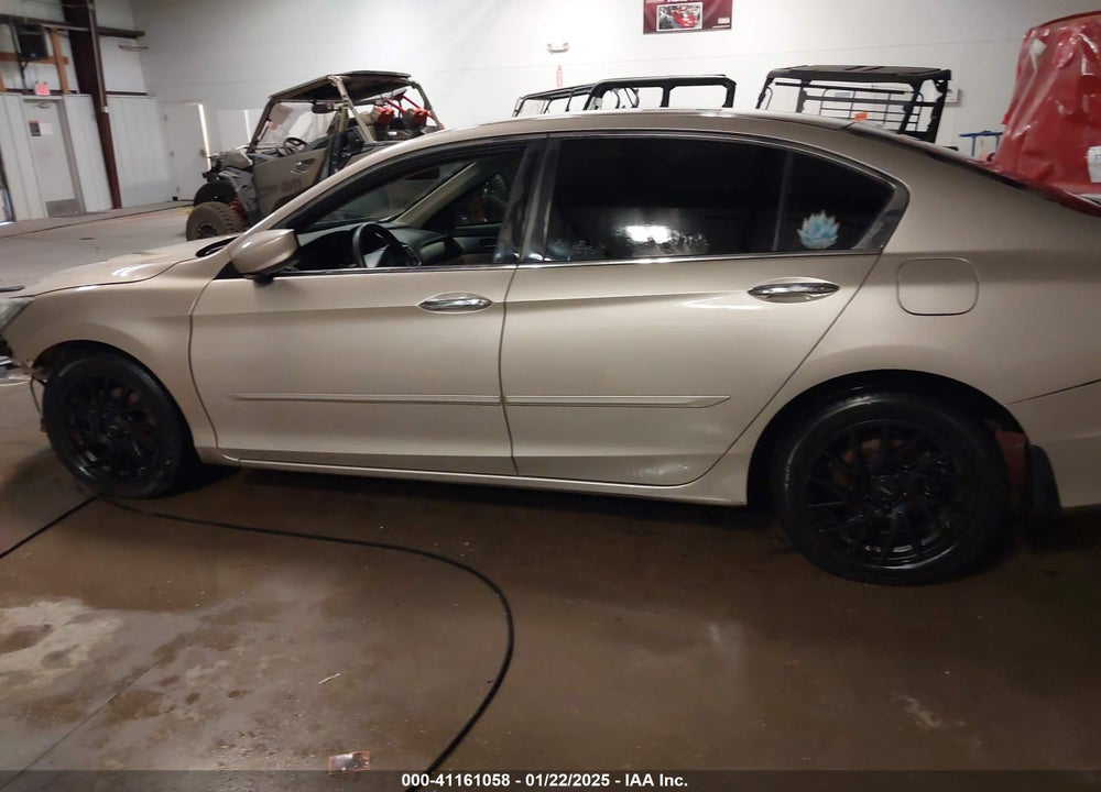 2013 HONDA ACCORD VIN: 1HGCR2F38DA122848