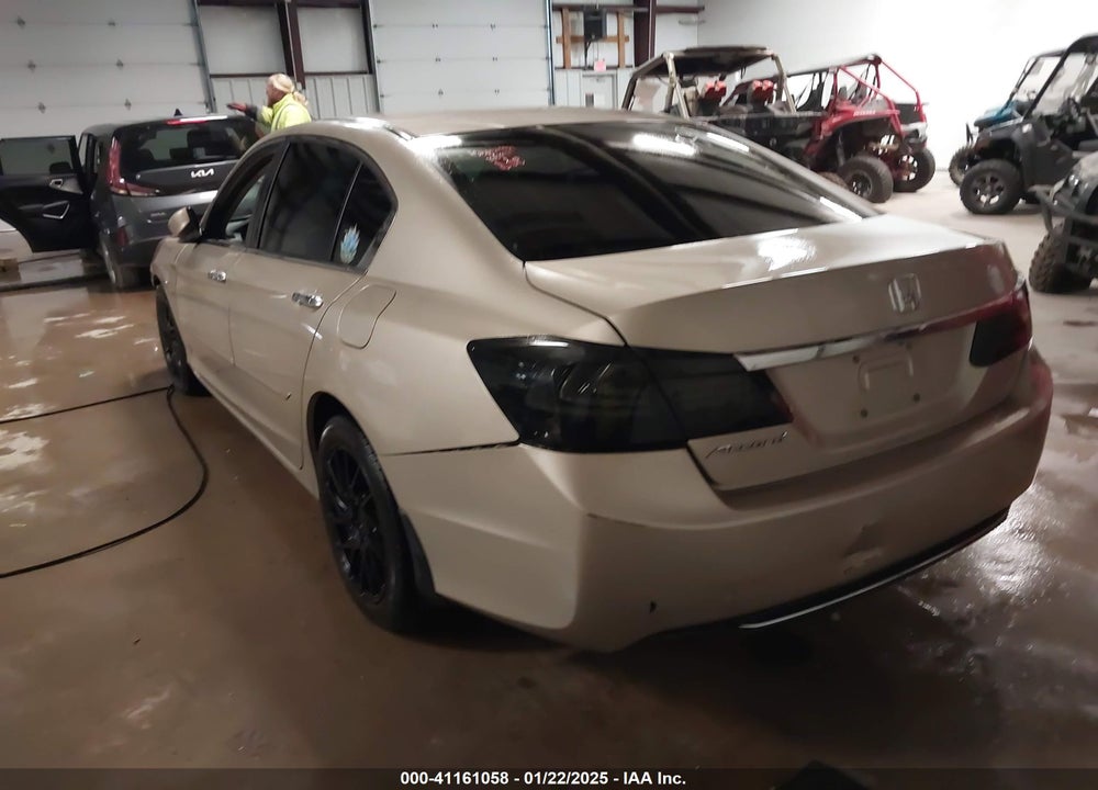 2013 HONDA ACCORD VIN: 1HGCR2F38DA122848