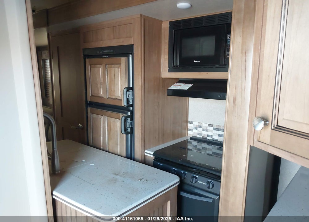 2018 FLAGSTAFF TRAVEL TRLR VIN: 4X4FFLD27J1880447