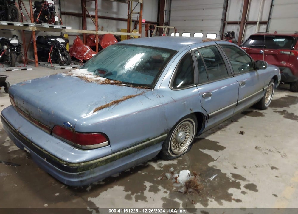 1994 FORD CROWN VICTORIA LX VIN: 2FALP74W4RX129363