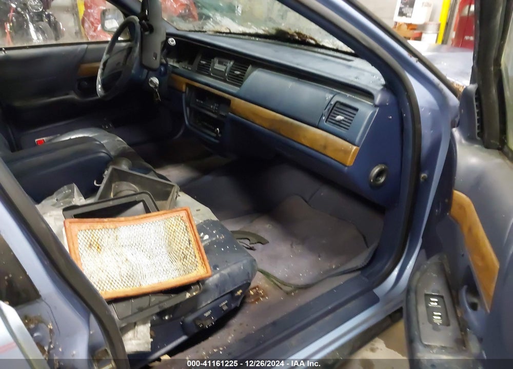 1994 FORD CROWN VICTORIA LX VIN: 2FALP74W4RX129363