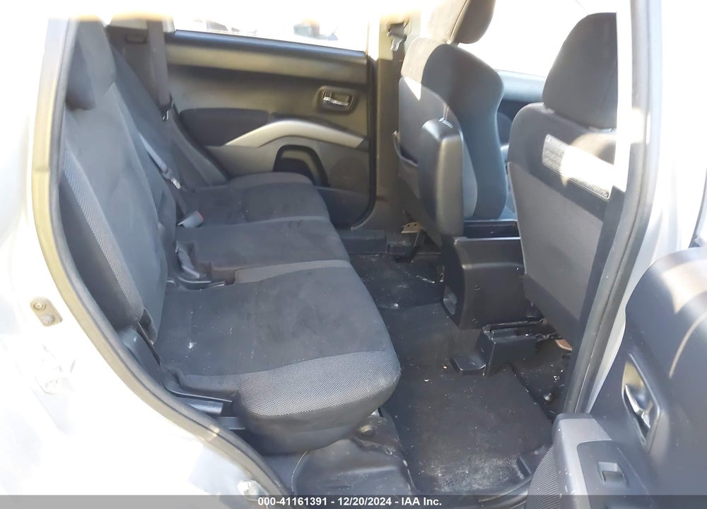 2009 MITSUBISHI OUTLANDER ES VIN: JA4LS21W19Z006978