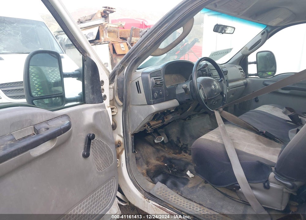 2006 FORD F-350 CHASSIS XL/XLT VIN: 1FDWF36P26ED46881