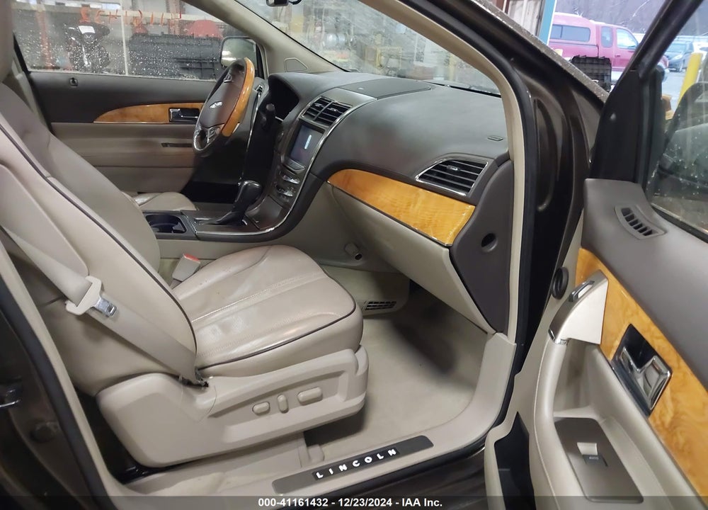 2011 LINCOLN MKX VIN: 2LMDJ8JK5BBJ06085