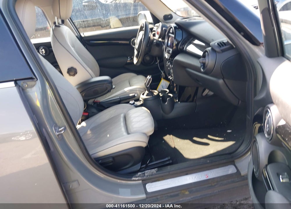 2020 MINI HARDTOP COOPER S VIN: WMWXU9C00L2M26621