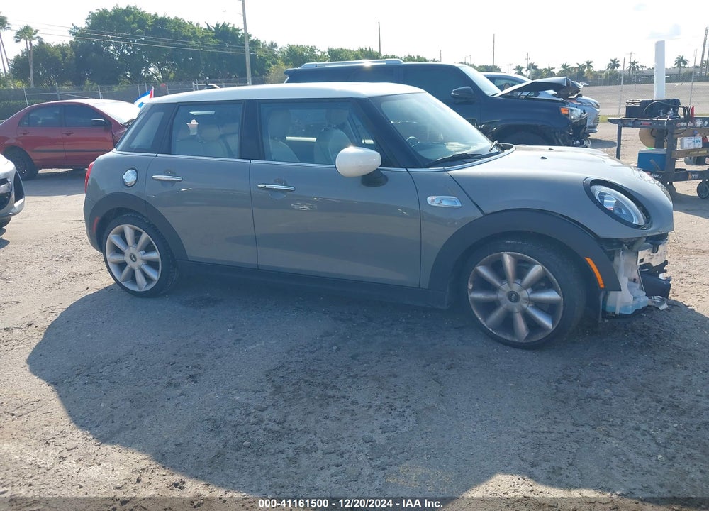 2020 MINI HARDTOP COOPER S VIN: WMWXU9C00L2M26621