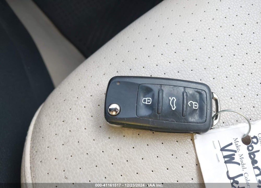 2015 VOLKSWAGEN JETTA 2.0L TDI SE VIN: 3VWLA7AJ7FM342638