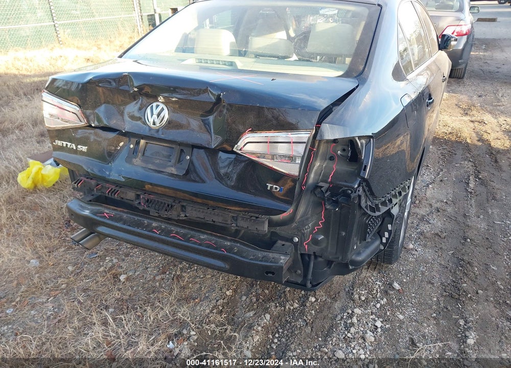 2015 VOLKSWAGEN JETTA 2.0L TDI SE VIN: 3VWLA7AJ7FM342638