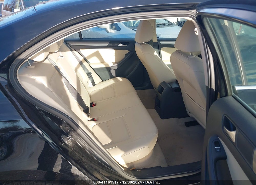 2015 VOLKSWAGEN JETTA 2.0L TDI SE VIN: 3VWLA7AJ7FM342638