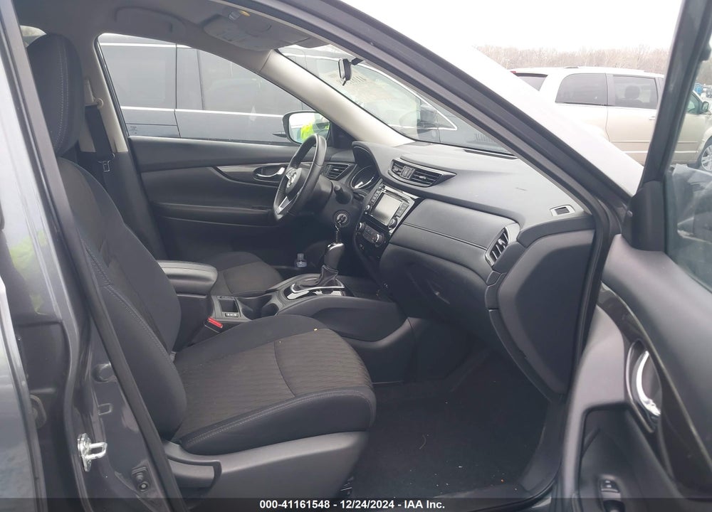 2019 NISSAN ROGUE S VIN: 5N1AT2MV0KC740884