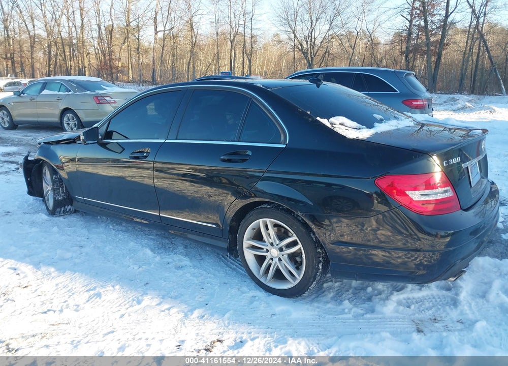 2013 MERCEDES-BENZ C 300 LUXURY 4MATIC/SPORT 4MATIC VIN: WDDGF8AB6DR285127