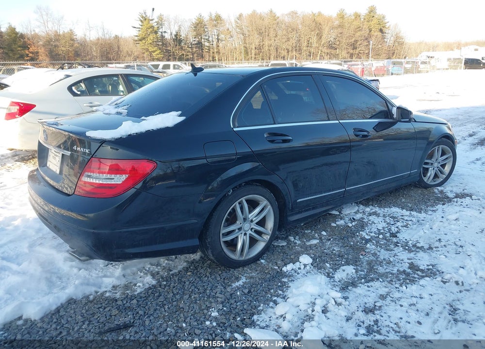 2013 MERCEDES-BENZ C 300 LUXURY 4MATIC/SPORT 4MATIC VIN: WDDGF8AB6DR285127