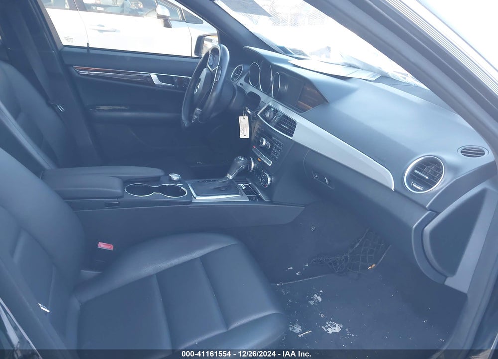 2013 MERCEDES-BENZ C 300 LUXURY 4MATIC/SPORT 4MATIC VIN: WDDGF8AB6DR285127