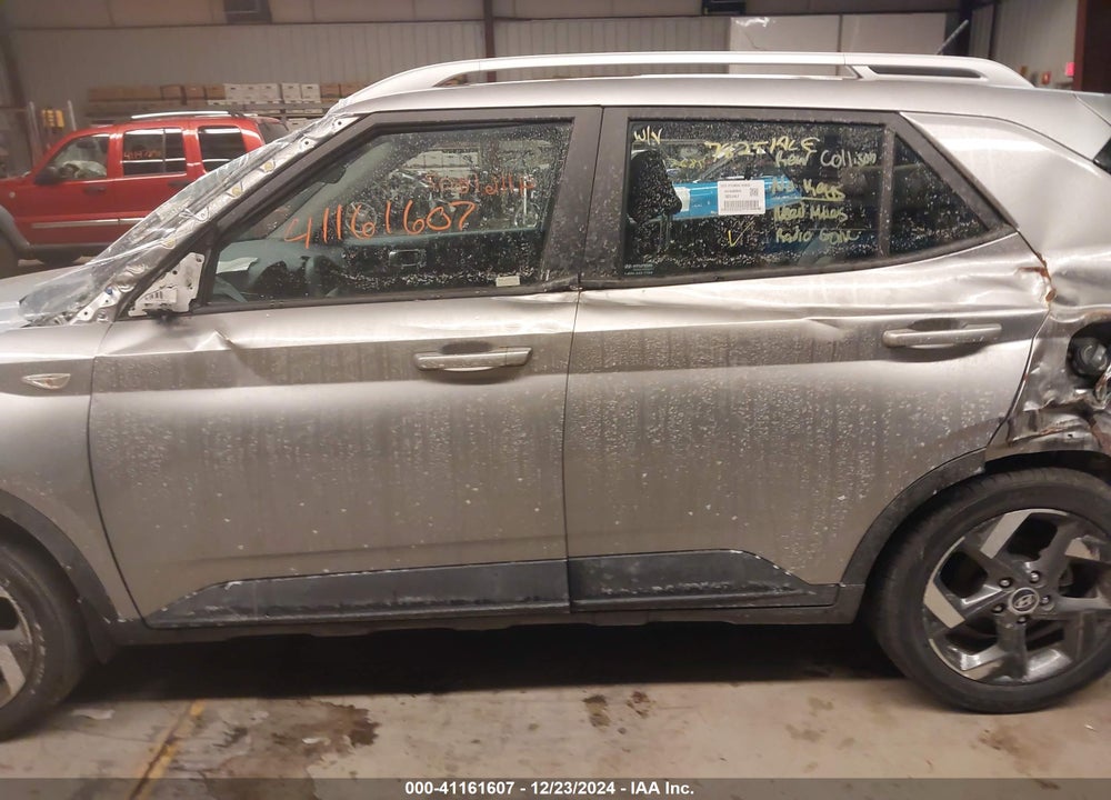 2023 HYUNDAI VENUE SEL VIN: KMHRC8A33PU260848
