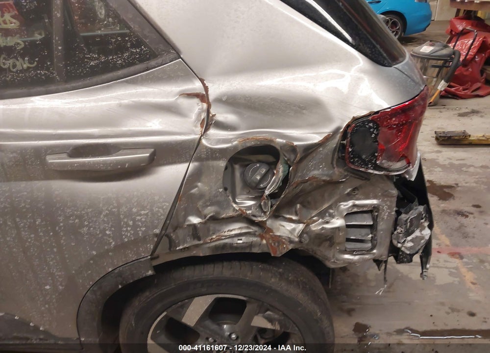 2023 HYUNDAI VENUE SEL VIN: KMHRC8A33PU260848