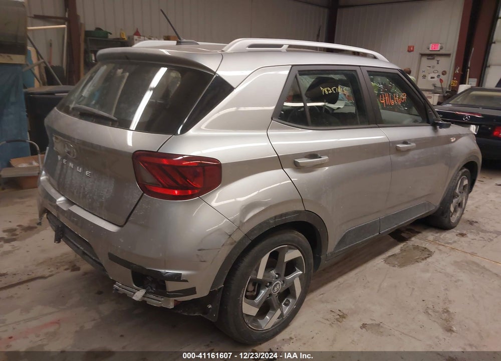 2023 HYUNDAI VENUE SEL VIN: KMHRC8A33PU260848