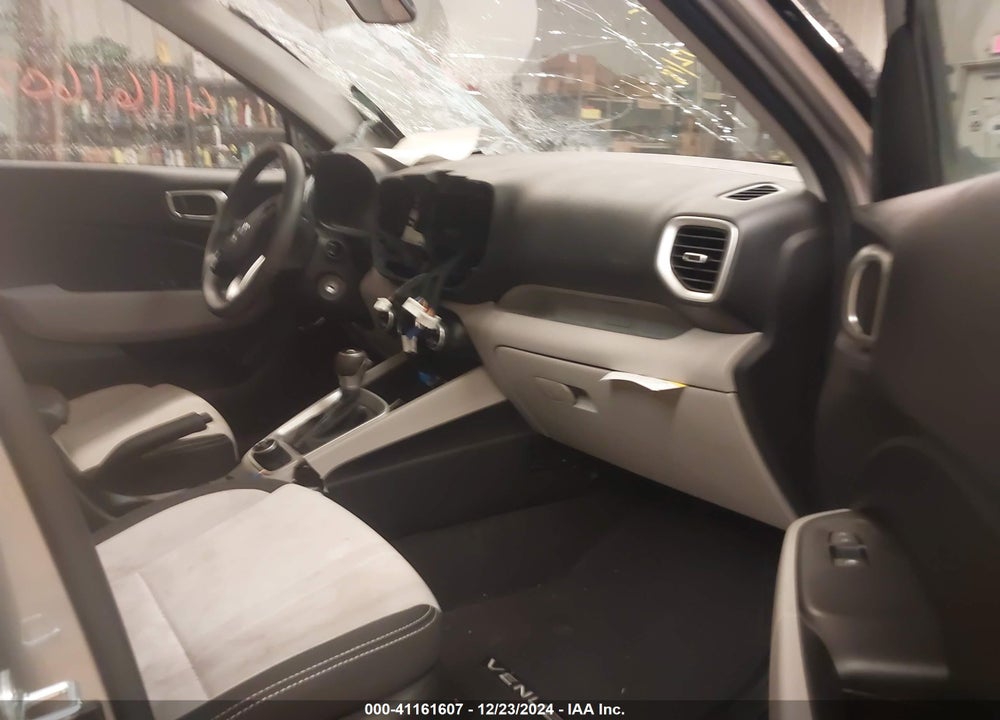 2023 HYUNDAI VENUE SEL VIN: KMHRC8A33PU260848