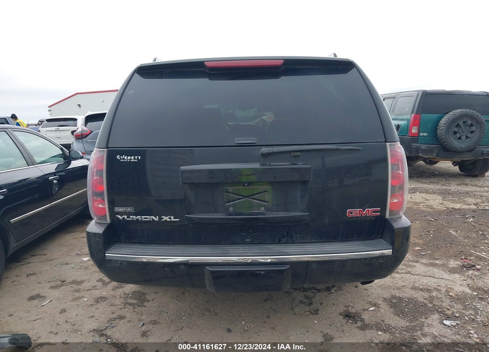 2010 GMC YUKON XL 1500 DENALI VIN: 1GKUCMEF0AR194396