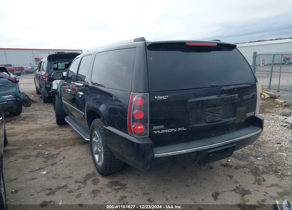 2010 GMC YUKON XL 1500 DENALI VIN: 1GKUCMEF0AR194396