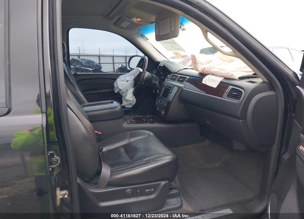 2010 GMC YUKON XL 1500 DENALI VIN: 1GKUCMEF0AR194396