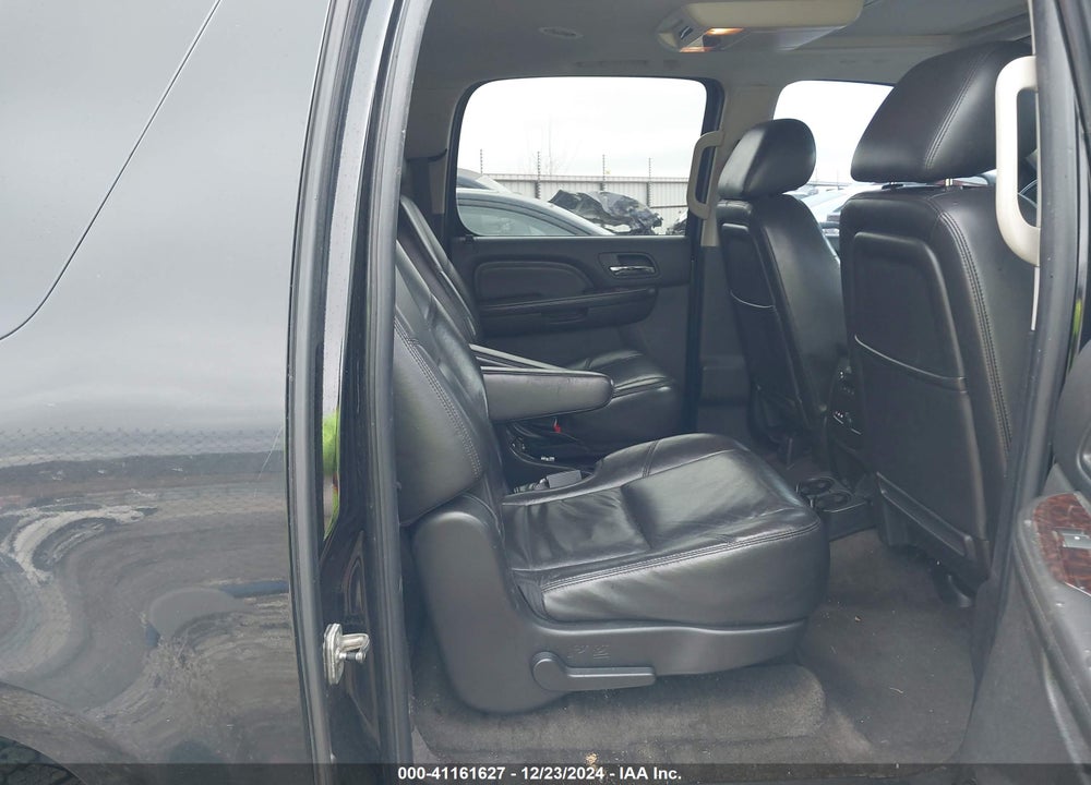 2010 GMC YUKON XL 1500 DENALI VIN: 1GKUCMEF0AR194396
