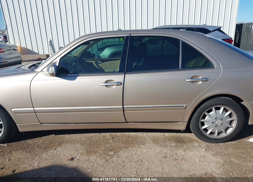 2000 MERCEDES-BENZ E 320 VIN: WDBJF65J8YB138293
