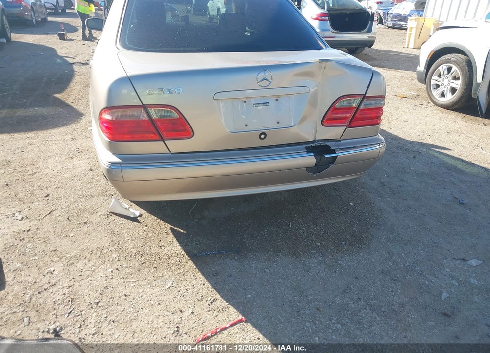 2000 MERCEDES-BENZ E 320 VIN: WDBJF65J8YB138293