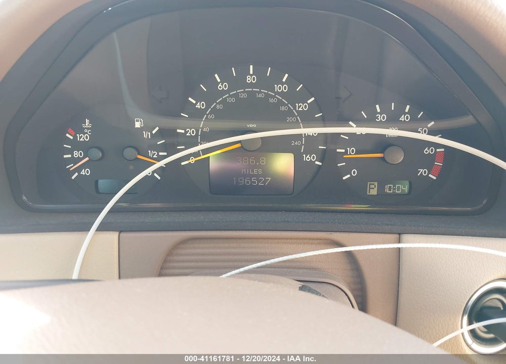 2000 MERCEDES-BENZ E 320 VIN: WDBJF65J8YB138293