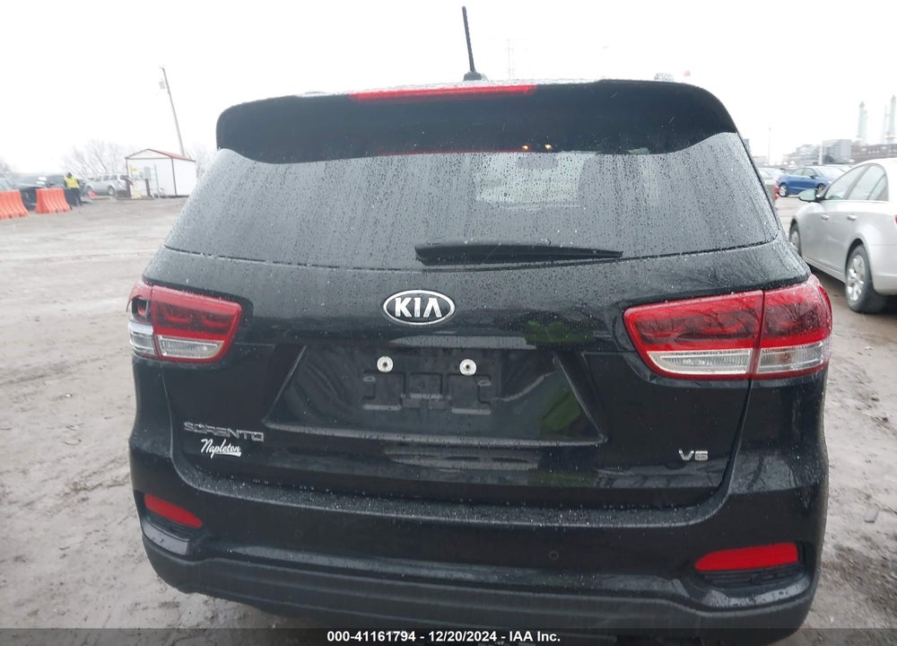 2019 KIA SORENTO 3.3L S VIN: 5XYPGDA55KG583996