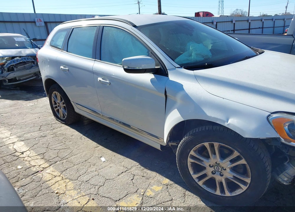 2015 VOLVO XC60 T5 VIN: YV440MDJXF2681726
