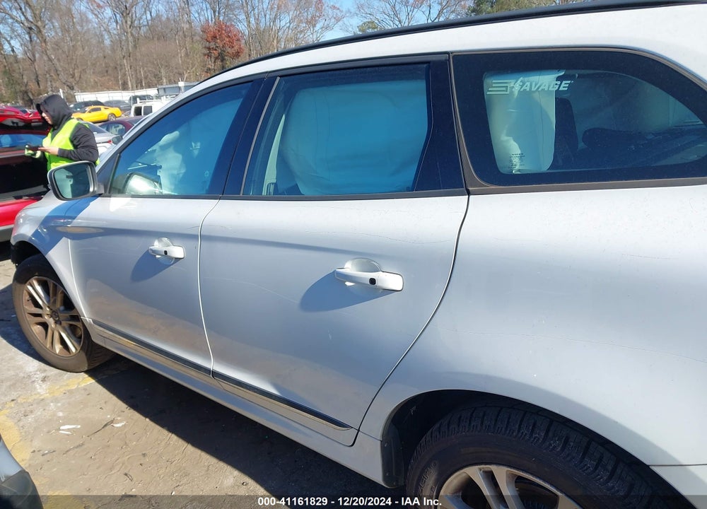 2015 VOLVO XC60 T5 VIN: YV440MDJXF2681726