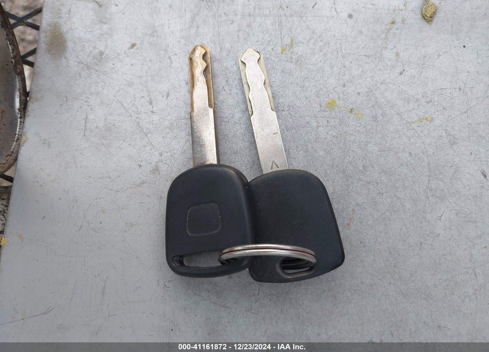 2010 HONDA CIVIC VIN: 19XFA1F32AE041253